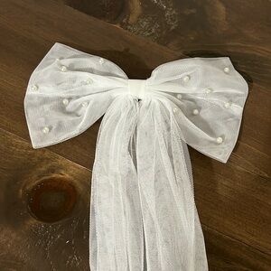 Tule Bow with Pearls | Bridal | NWOT